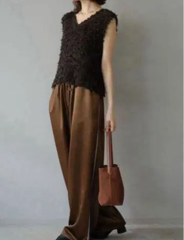 새틴 사이드 라인 팬츠 브라운/lumier 같은 형태