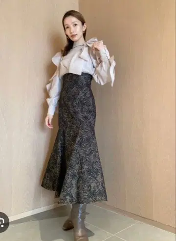 SNIDEL 헴 플레어 머메이드 스커트