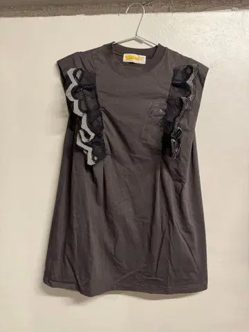 PONTI 슬리브리스 상의 다크 그레이