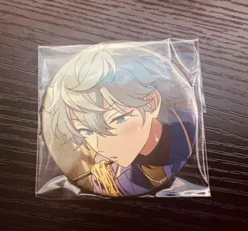 세나 이즈미 크로스 캔뱃지 개화 전 casual