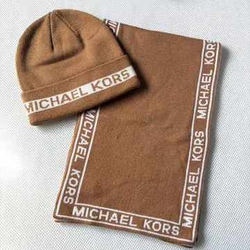 새상품 MICHAEL KORS 머플러 니트 모자 로고 베이지