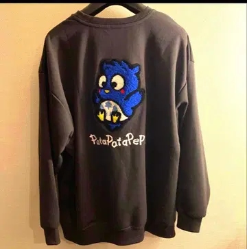 [새상품] 산리오 파타파타페피 트레이너 상의 맨투맨 블랙 M