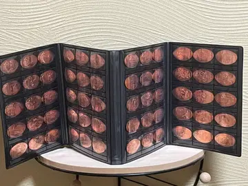 디즈니 수베니어 메달 94개 + 컬렉션 북 2권