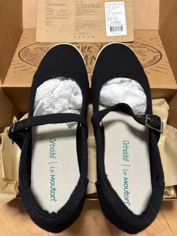 Le Mouton 블랙 플랫슈즈