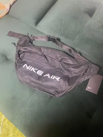 나이키 에어 바디백 블랙
