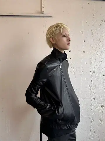 블랙 가죽 싱글 라이더 자켓