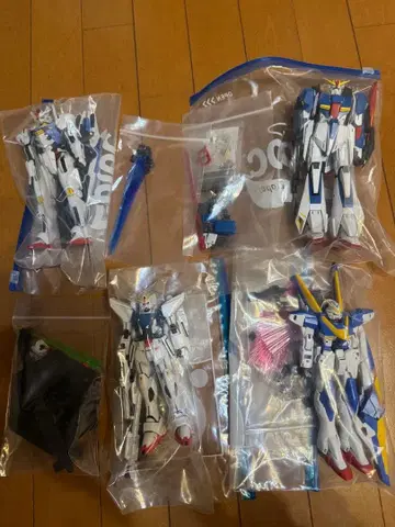 MG V2 건담 외 MG 통짜 조립 세트