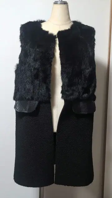 블랙 퍼 베스트 질레