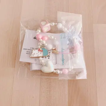 Avail 아베일 산리오 캐릭터즈 헬로키티 백참