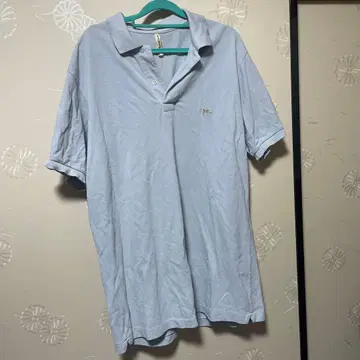 scye 라이트 블루 피케 셔츠 가슴 로고 포함