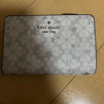 케이트 스페이드 꽃무늬 접이식 지갑