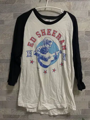 Ed Sheeran 래글런 슬리브 T셔츠 M 사이즈