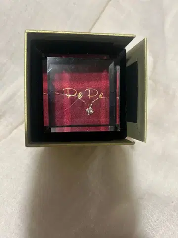 페페 목걸이 새상품 미사용 즉시 구매 OK