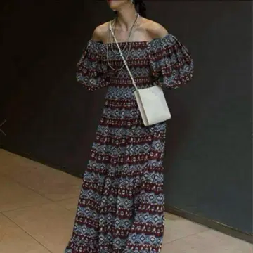 ameri MEDI REBECCA OFF SHOULDER DRESS