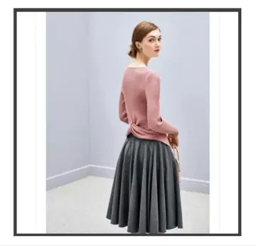 FOXEY 새상품급 블랙 리브 니트 긴팔