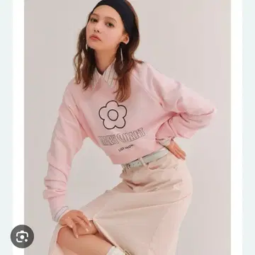 데이지 크롭 맨투맨 릴리 브라운