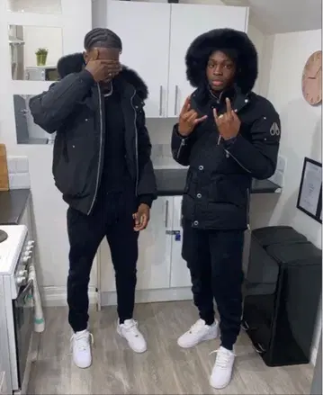 MOOSE KNUCKLES 블랙 다운 자켓