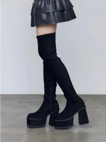 EMODA 스퀘어 핏 롱 부츠