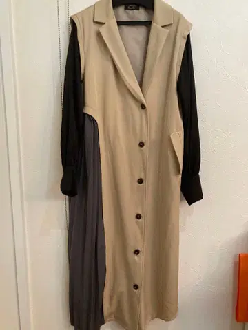 EZICK 절개 트렌치코트