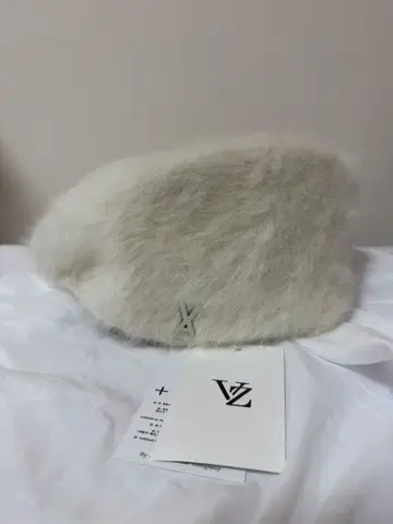 VARZAR VA Stud Angora Hunting Cap Ivory