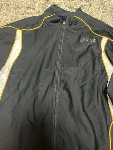 블랙 저지 지퍼 포함