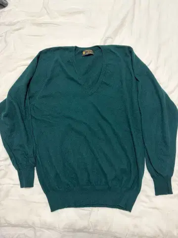 캐시미어 V넥 니트 스코틀랜드제 호이윅