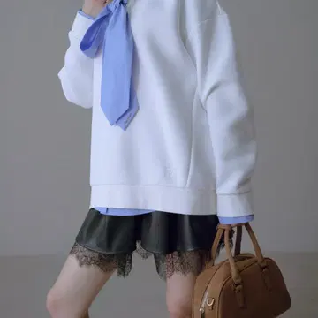 FRAY I.D 레이스 헴 레더라이크 숏팬츠 블랙