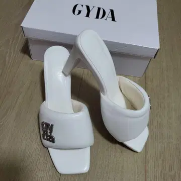 GYDA 힐 샌들