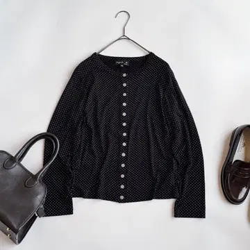 새상품급 에네스베 가디건 프레시옹 도트 은색 버튼 얇은 소재 블랙