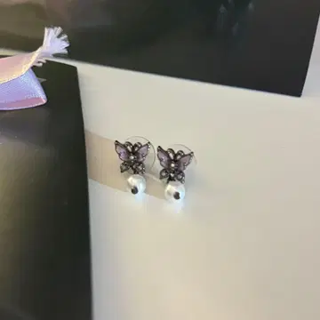 안나수이 나비 모티브 2WAY 귀걸이