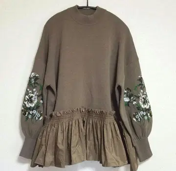 [ CLANE ] 클라네 자수 프릴 맨투맨 니트