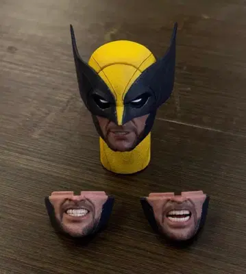 핫토이즈 데드풀 & 울버린 헤드