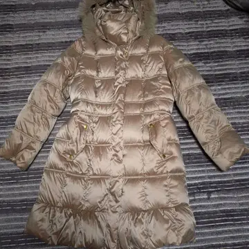 후드 부착 골드 베이지 다운 자켓