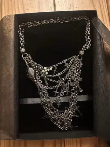 gunda junk heaven necklace