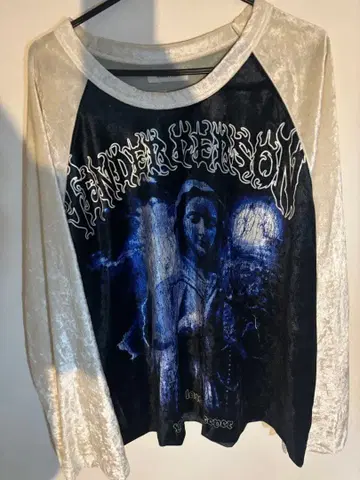 TENDER PERSON 그래픽 긴팔 티셔츠