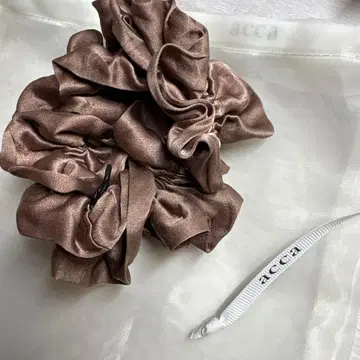 acca 실크 100% 정가 26,400엔 마쉬멜로우 루치도 스크런치