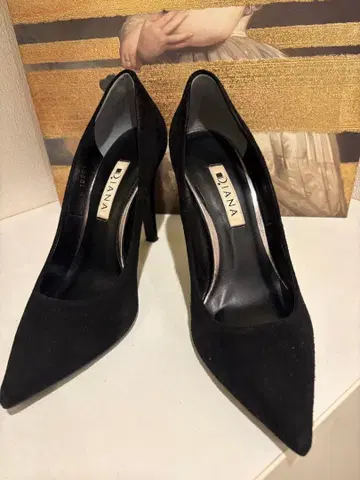 DIANA 블랙 하이힐