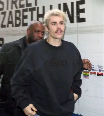 drew house 로고 맨투맨 20ss