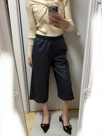 BCBGMAXAZRIA 가죽 팬츠