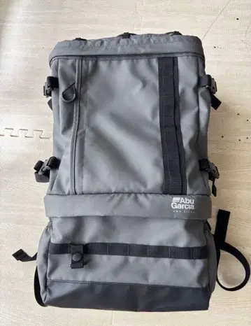 아부 가르시아 Abu Garcia 그레이 백팩