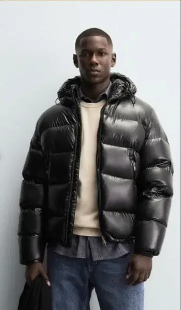 ZARA 블랙 후드 부착 다운 자켓