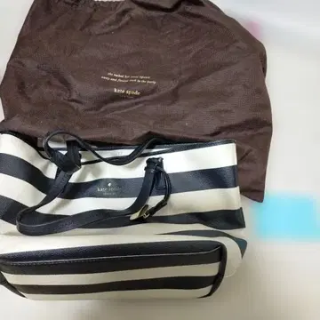 케이트 스페이드 토트백 화이트 블랙 스트라이프