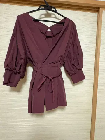 MURUA 버건디 랩 셔츠 5부 소매