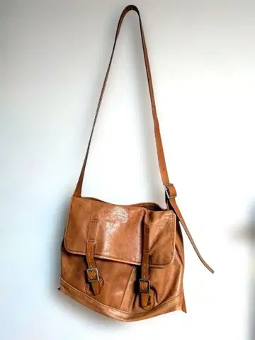 CORBO. 브라운 가죽 숄더백