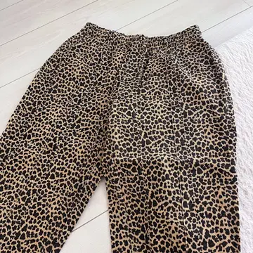 WHO'S WHO gallery 레오파드 무늬 팬츠