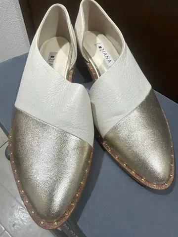 새상품 DIANA 펌프스 화이트&골드