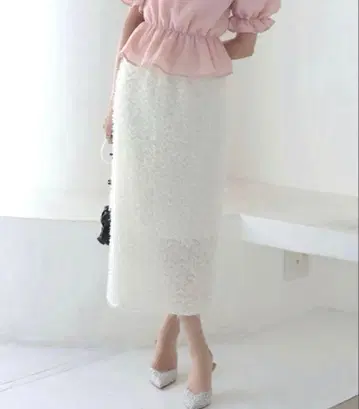 새상품 MERAKI 메라키 플라워 모티브 타이트 스커트 화이트 여성용