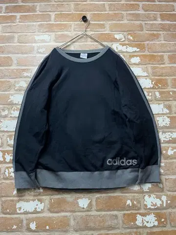 00s 아디다스 맨투맨 y2k 블랙 원포인트 구제 의류