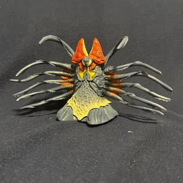 울트라맨 다이나 퀸 모네라 소프트 비닐