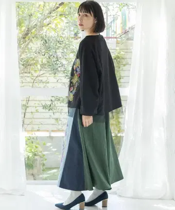 이즈스칼라 543265 데님 x 피치 기모 절개 데님 스커트 색스